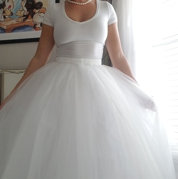 Cinderella ball gown white tulle wedding skirt - Picture 3 of 8
